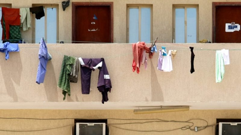 Saudi Ministry Introduces Fines for Balcony Misuse and Sticker Placing