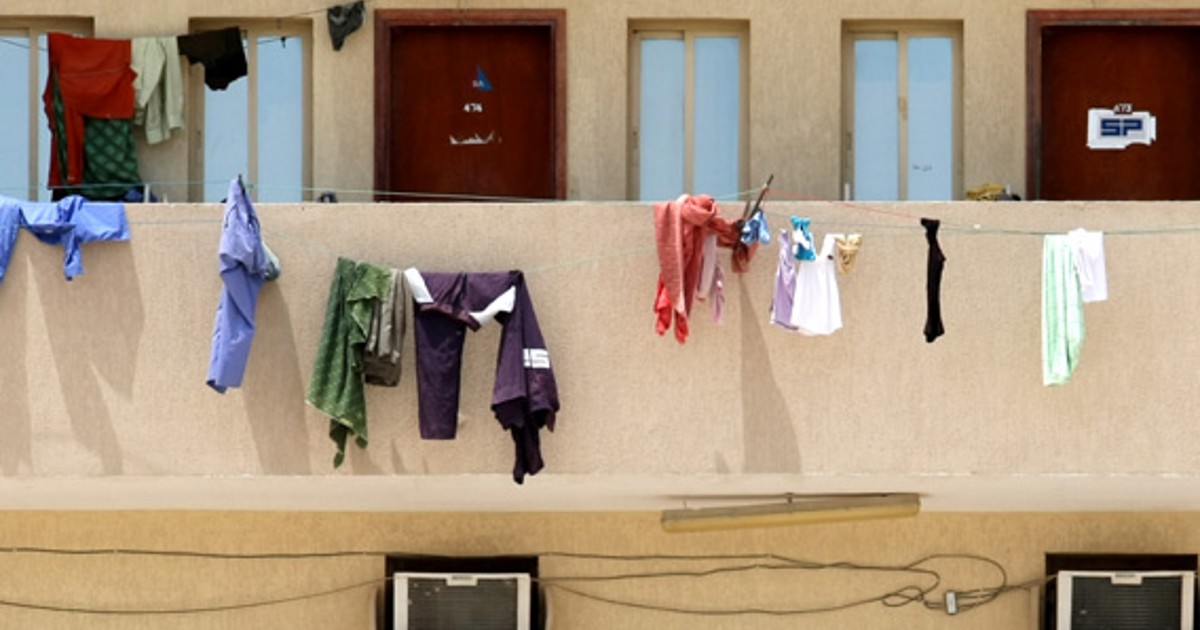 Saudi Ministry Introduces Fines for Balcony Misuse and Sticker Placing