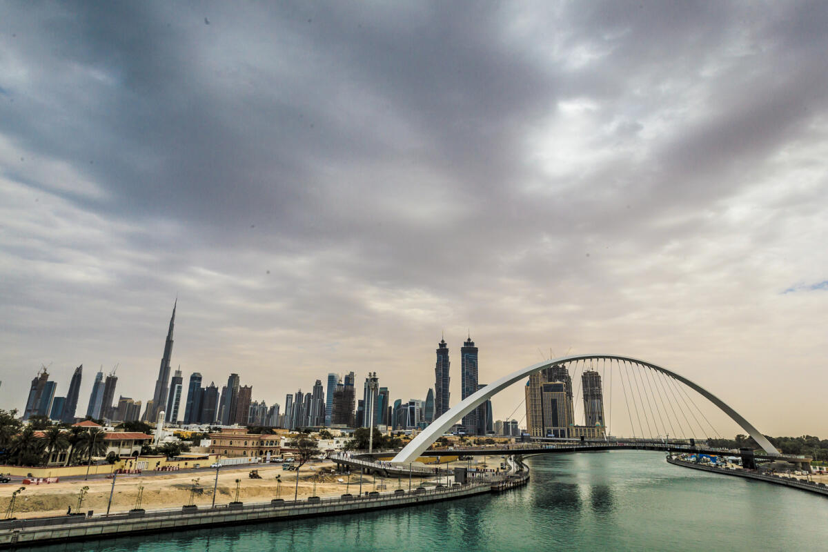 UAE Weather Update: Chance of Rain Today, Humid Night Ahead