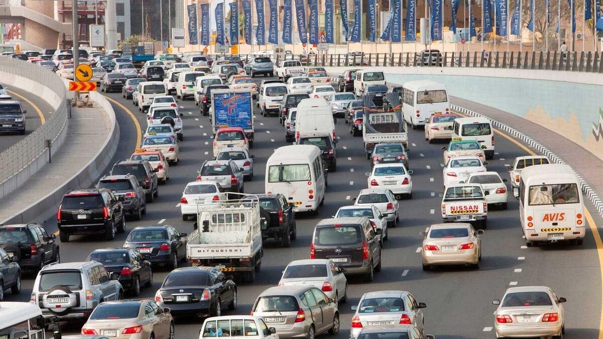 Traffic Alert: Delays Expected on Key Road in Dubai for Etihad Rail Bridge Installation