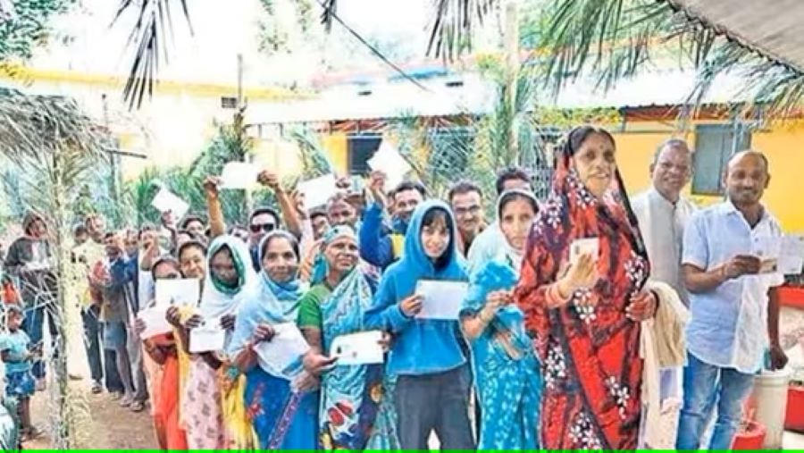 മധ്യപ്രദേശിലും ഛത്തീസ്ഗഡിലും വോട്ടെടുപ്പ്; ഇതുവരെ മികച്ച പോളിംഗ്