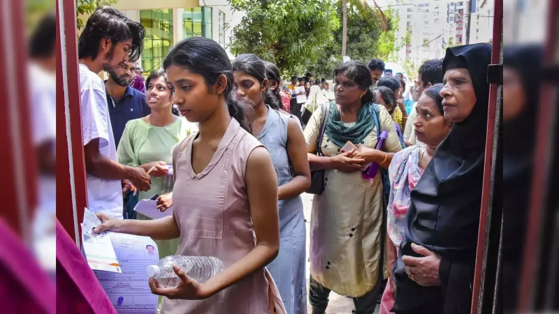 ഉന്നത പരീക്ഷ വിവാദങ്ങളുടെ സാഹചര്യത്തിൽ പരീക്ഷാ സമ്പ്രദായം പരിഷ്‌കരിക്കും