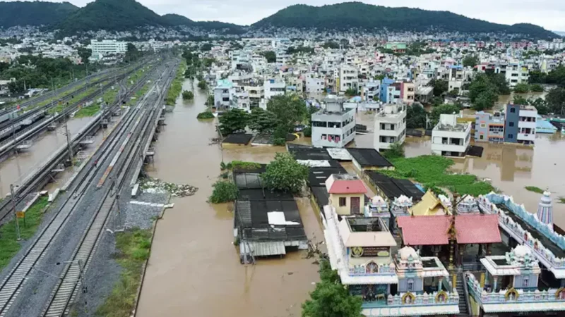 ആന്ധ്രയിൽ മഴക്കെടുതി രൂക്ഷം; നിരവധി ട്രെയിനുകൾ റദ്ദാക്കി