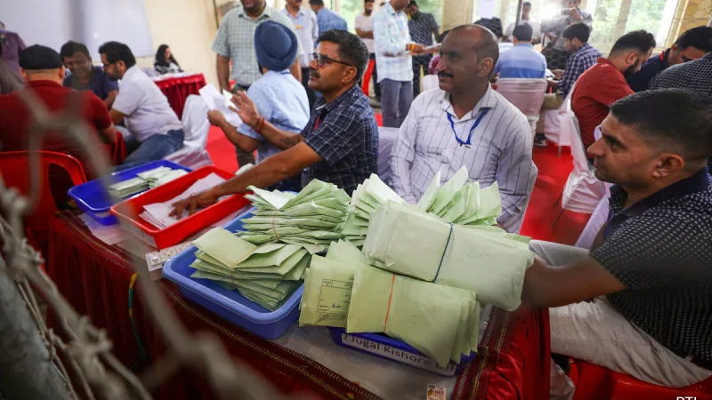 ഹരിയാനയിലും കശിമീരിലും ബിജെപി പിന്നില്‍; കോണ്‍ഗ്രസ് മുന്നിൽ