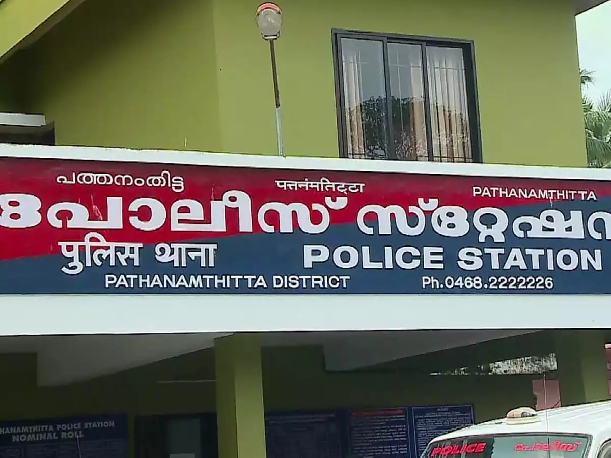 വനിത എസ്ഐയ്ക്ക് ഇമ്പോസിഷൻ നൽകി എസ് പി