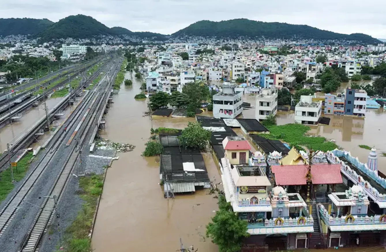 ആന്ധ്രയിൽ മഴക്കെടുതി രൂക്ഷം; നിരവധി ട്രെയിനുകൾ റദ്ദാക്കി