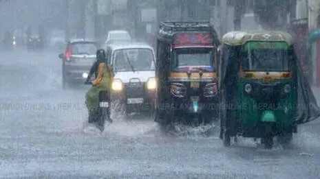 സംസ്ഥാനത്ത് എട്ട് ജില്ലകളിൽ ശക്തമായ മഴയ്ക്കുള്ള സാധ്യത; യെല്ലോ അലർട്ട് പ്രഖ്യാപിച്ചു